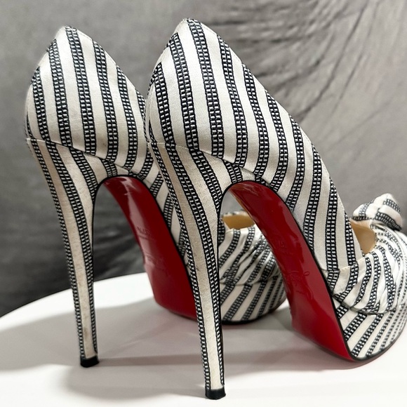 🌺CHRISTIAN LOUBOUTIN 🌺 Greissimo Peep Toe Striped Pumps Size: 37.5 - Picture 8 of 15